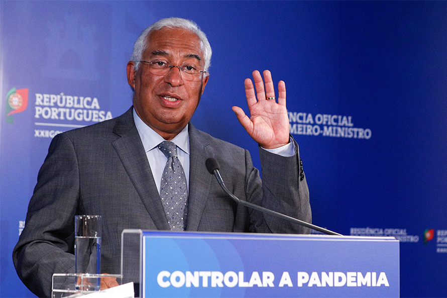 É preciso travar o crescimento de casos porque o país não pode voltar a parar