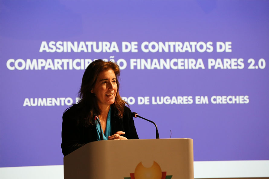 Governo alarga rede pública de creches