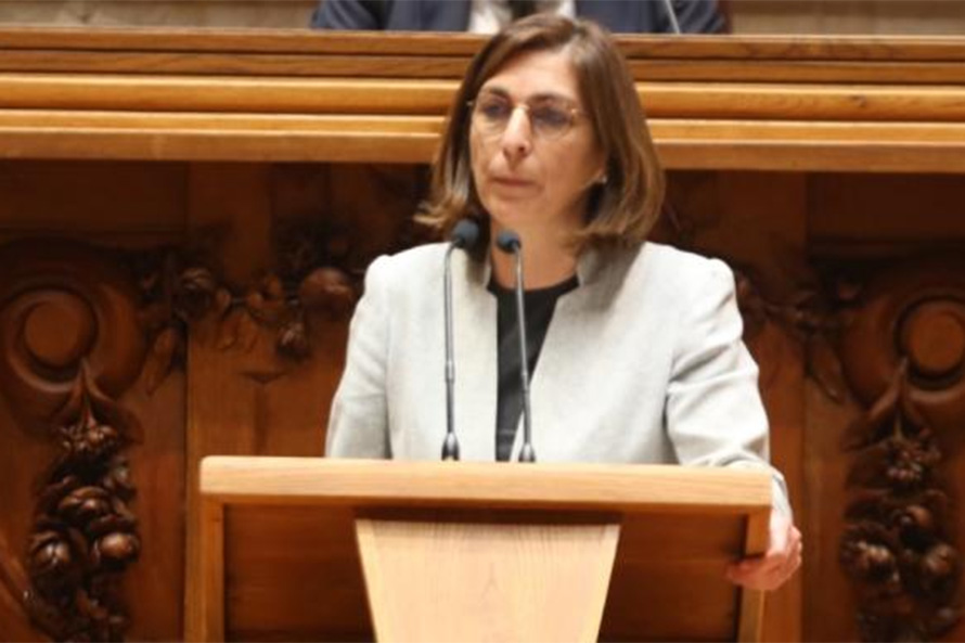 Sensibilidade social do Orçamento mitiga efeitos da crise e afasta direita “irresponsável”