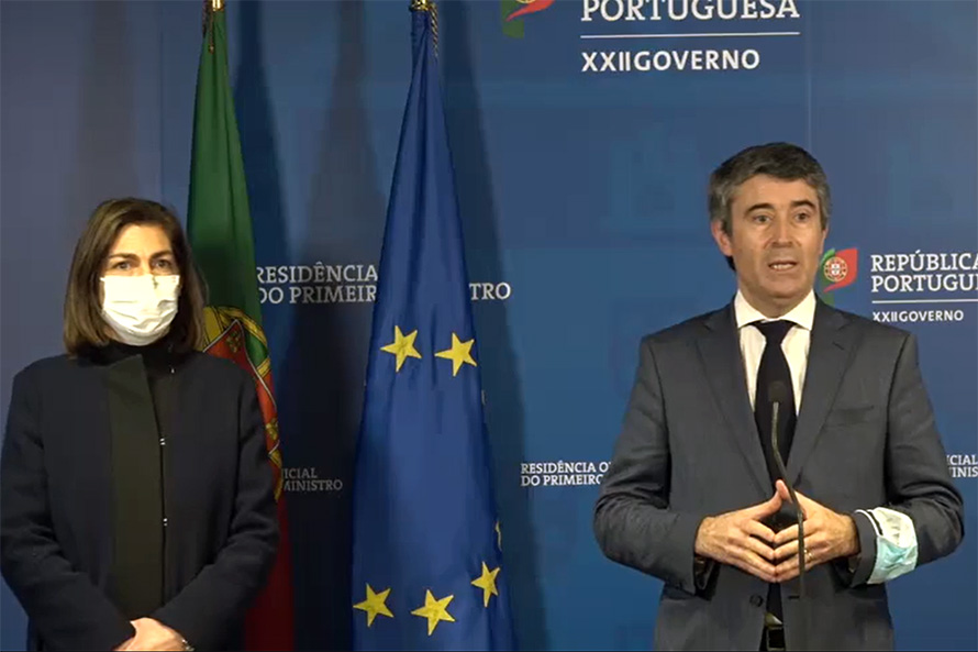 PS admite cenário de confinamento com salvaguarda das escolas e apoio à economia