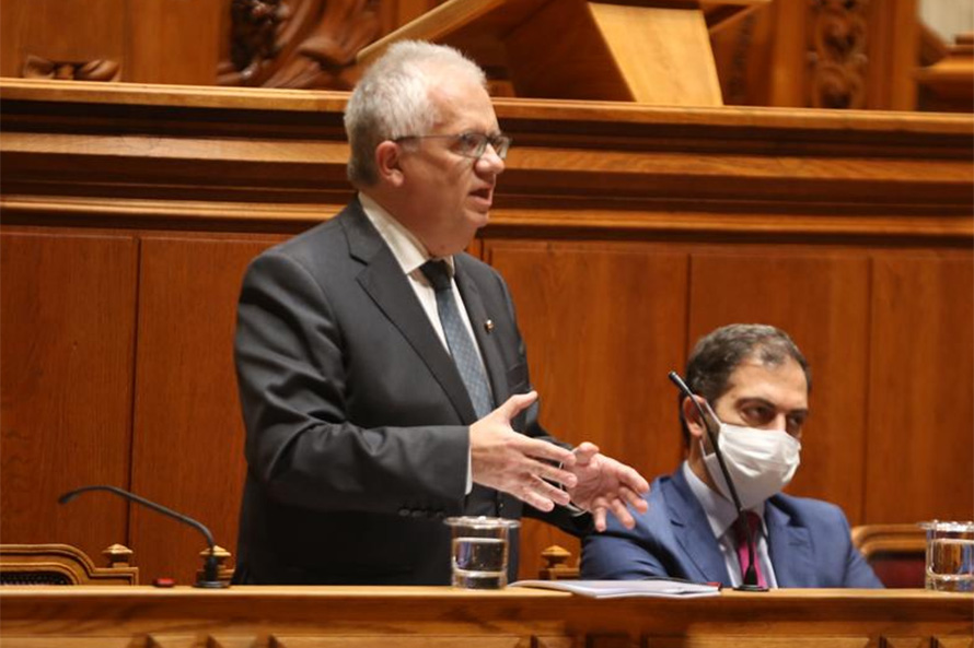 Governo critica “demagogia” da direita e avança atribuição de mais de 300 mil doses da vacina