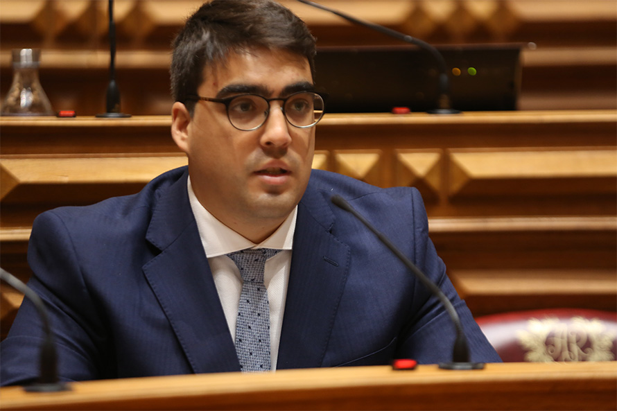 PS reitera apelo ao reconhecimento profissional dos médicos luso-venezuelanos