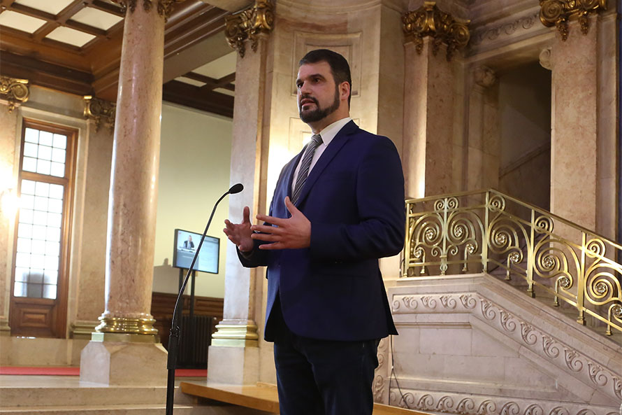 Decisão da administração do Novo Banco de atribuir prémios de gestão é “imoral”