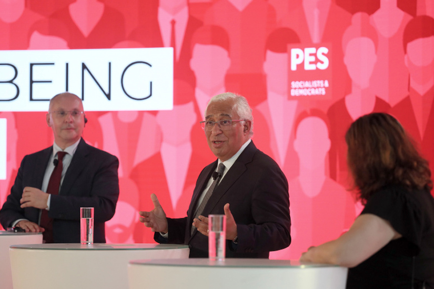 “O pilar social da formação, do emprego e do combate à pobreza é absolutamente essencial”