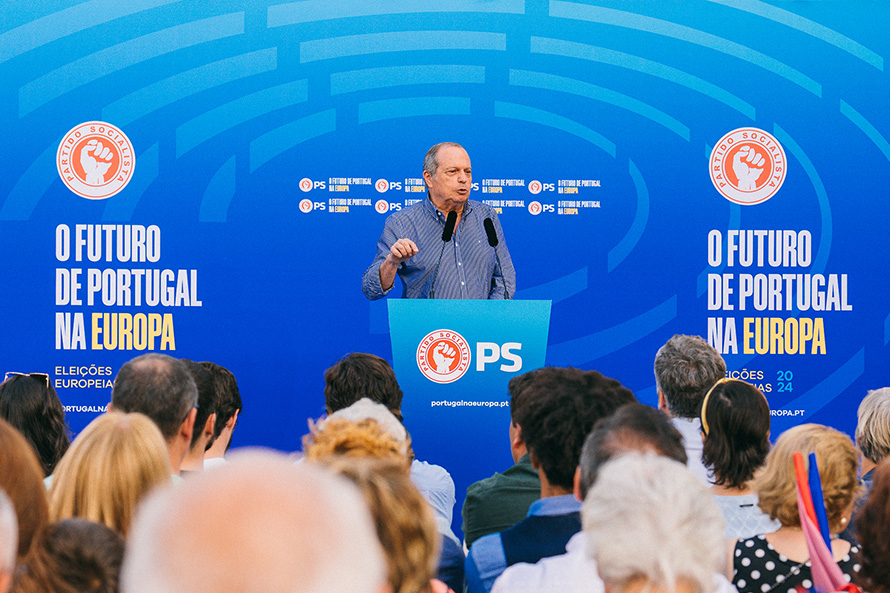 AD é governo de “propaganda” e “plágios rasurados”