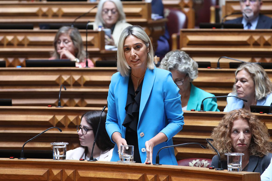 PS vê com “muito receio” possibilidade de o Governo diminuir vagas para professores