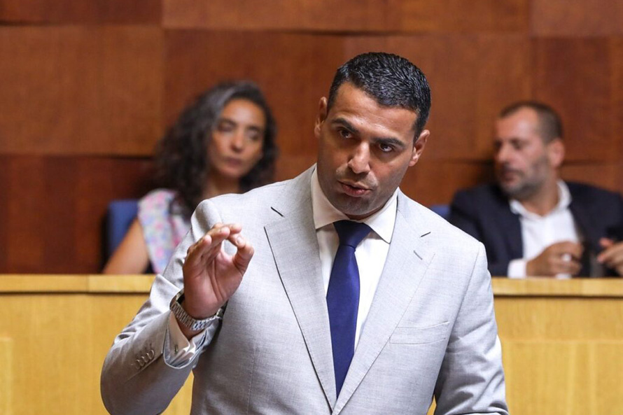 PS acusa PSD de desonestidade e hipocrisia sobre a ligação aérea entre a Madeira e Porto Santo