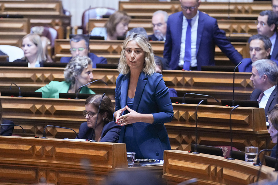 PS pede esclarecimentos ao Governo sobre devolução de equipamentos para ligação à Internet nas escolas