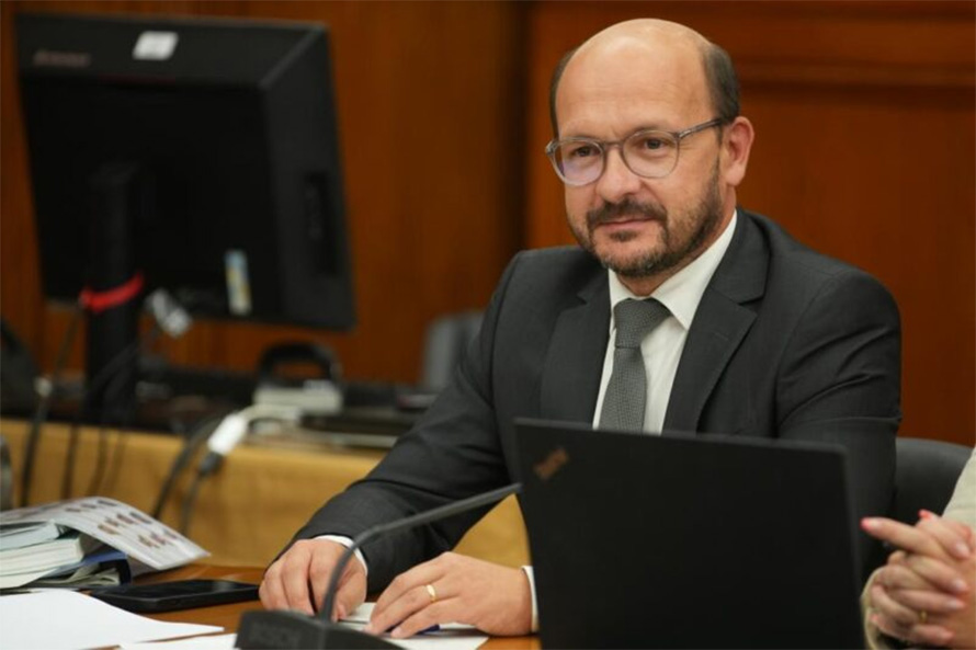 Desinvestimento do Governo no interior estende-se à Caixa Geral de Depósitos