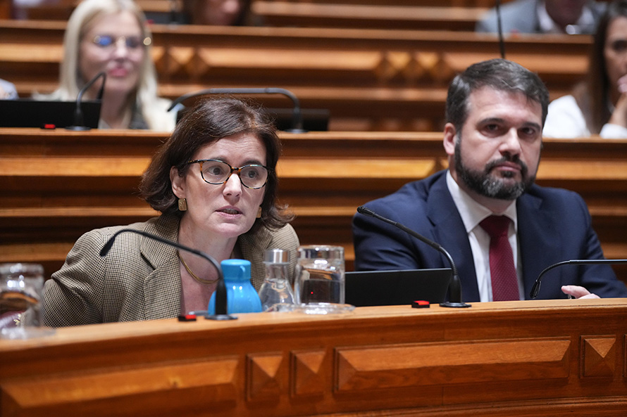 Ministra da Saúde falhou “redondamente” e teve cobertura do primeiro-ministro