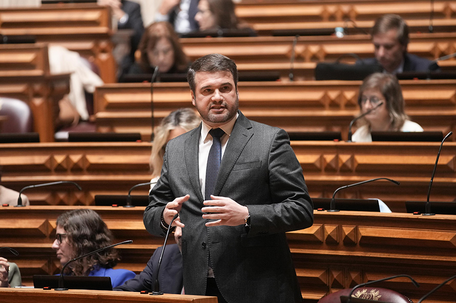 PSD, CDS e Chega juntaram-se para chumbar proposta que garantiria mais médicos no SNS