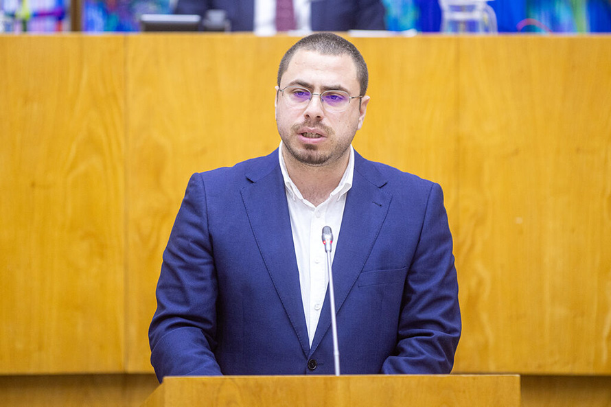 Socialistas exigem medidas concretas para combater dependências nos Açores