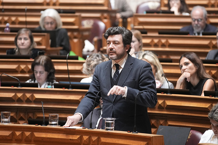 Governo tem de distinguir os partidos aliados da democracia e recusar o ódio