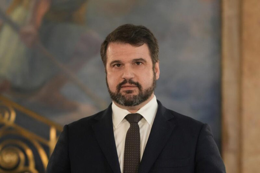 PS quer ouvir ministra da Saúde no Parlamento com urgência