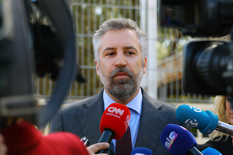 PS quer transparência e esclarecimentos de um Governo de “casas e casinhas”