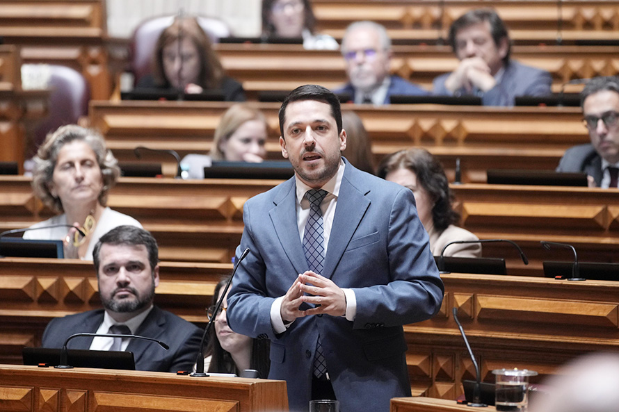 Membros do Governo escondem-se sempre que há uma dificuldade