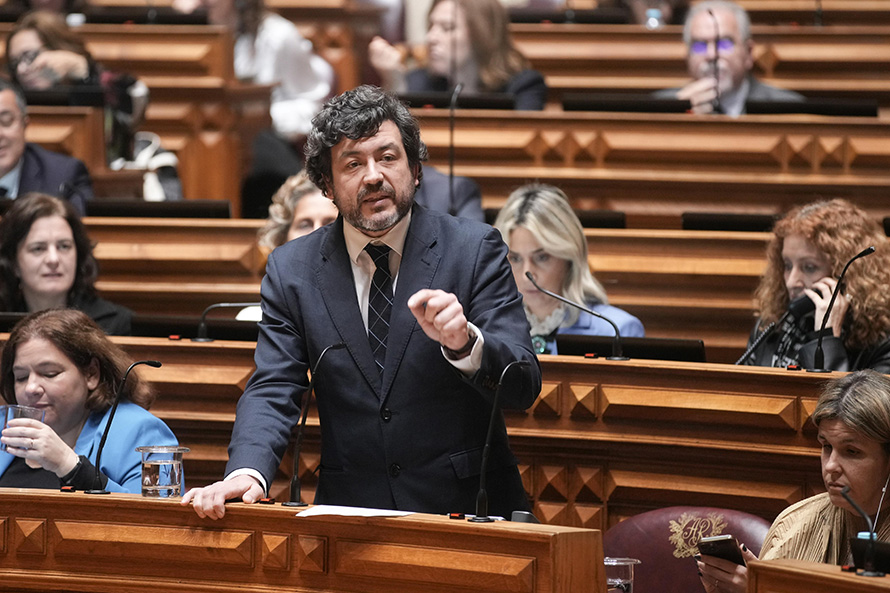 PS quer respostas mais céleres e maior segurança jurídica para imigrantes