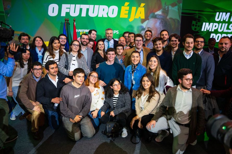 Prometer a Todos: A Responsabilidade Socialista em Tempos de Névoa Conservadora