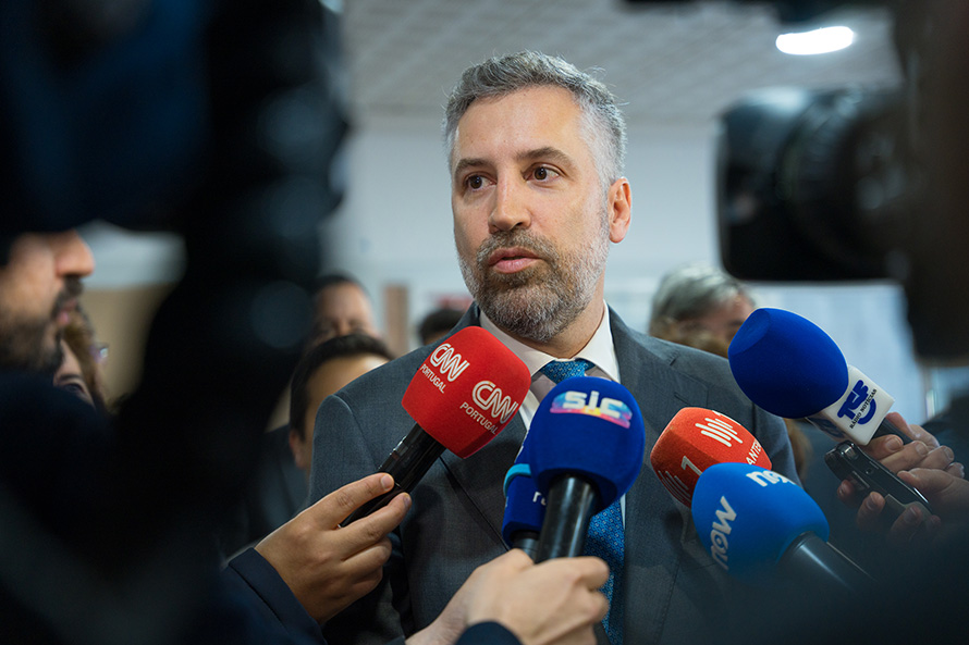 Pedro Nuno Santos defende “pacto nacional” para cuidar do envelhecimento