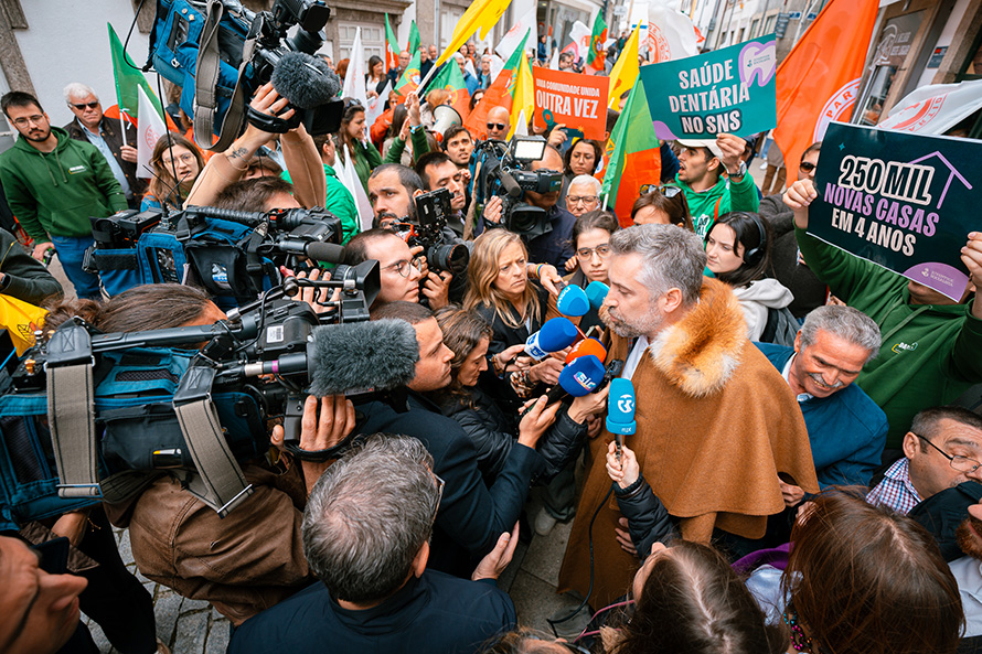 Pedro Nuno Santos deseja que Leão XIV seja 