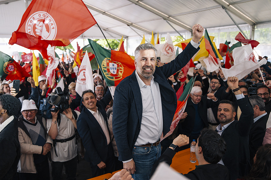Medidas do PS “protegem o povo” em momento de incerteza