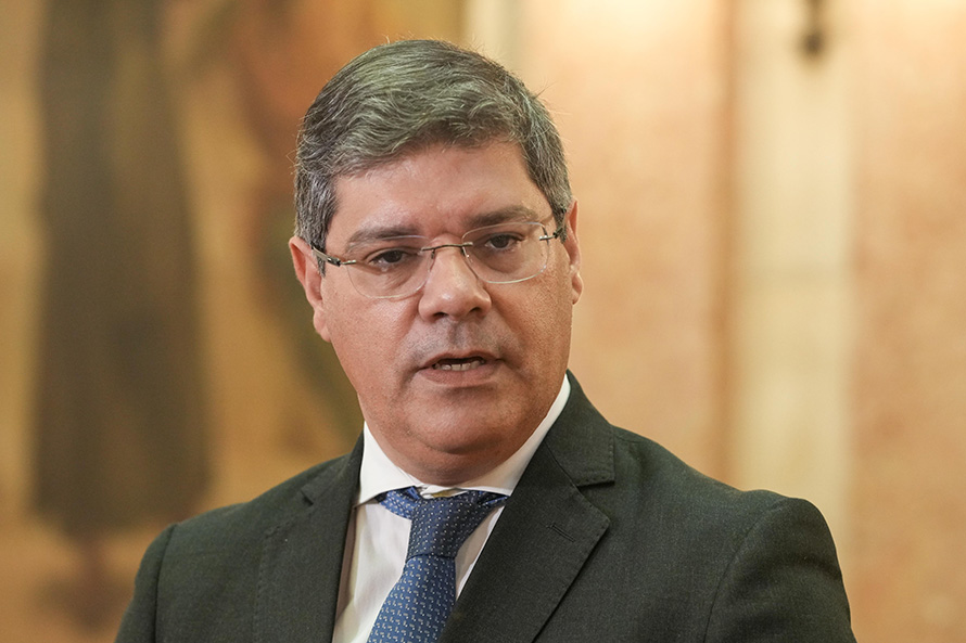 Montenegro está a governar em “coligação de facto” com o Chega