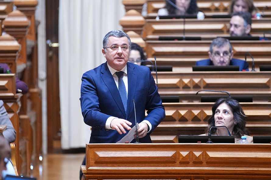 Gestores do SNS devem ter experiência profissional no setor da saúde