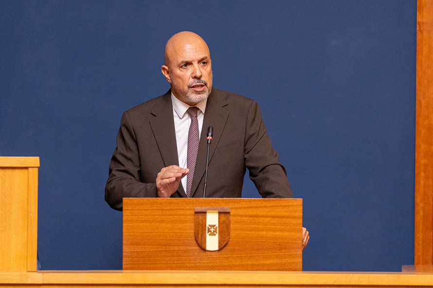 PS/Madeira repudia Governo e PSD por “tiques centralistas, autoritários e desrespeitadores” da Autonomia