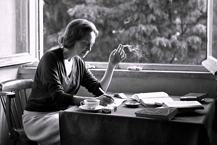 António Costa lembra que Sophia levou a poesia à “rua