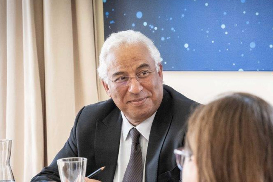 Economia cresceu mais, défice e carga fiscal diminuíram