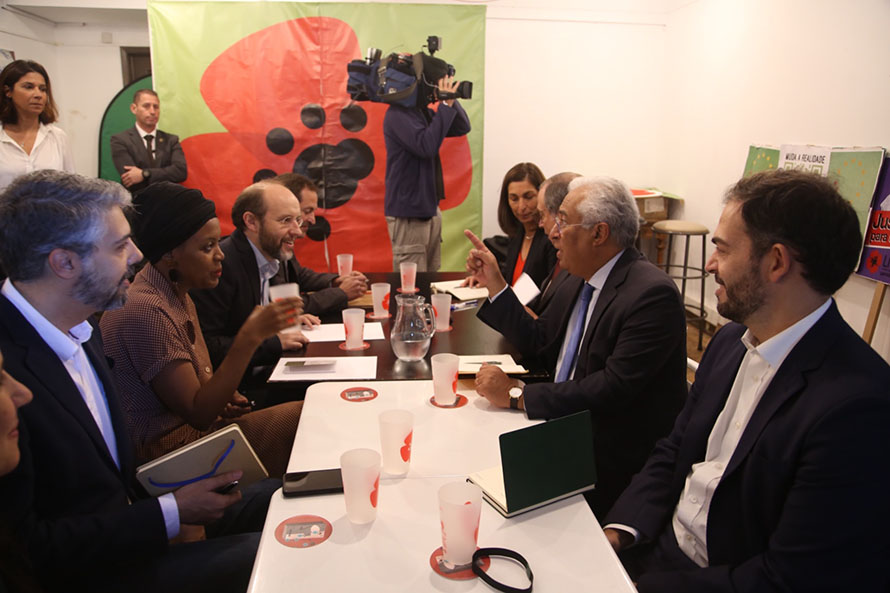 António Costa salienta existência de convergências com Livre