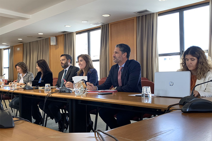 Ministra do Trabalho confiante que salário mínimo para 2020 será acordado por todos os parceiros