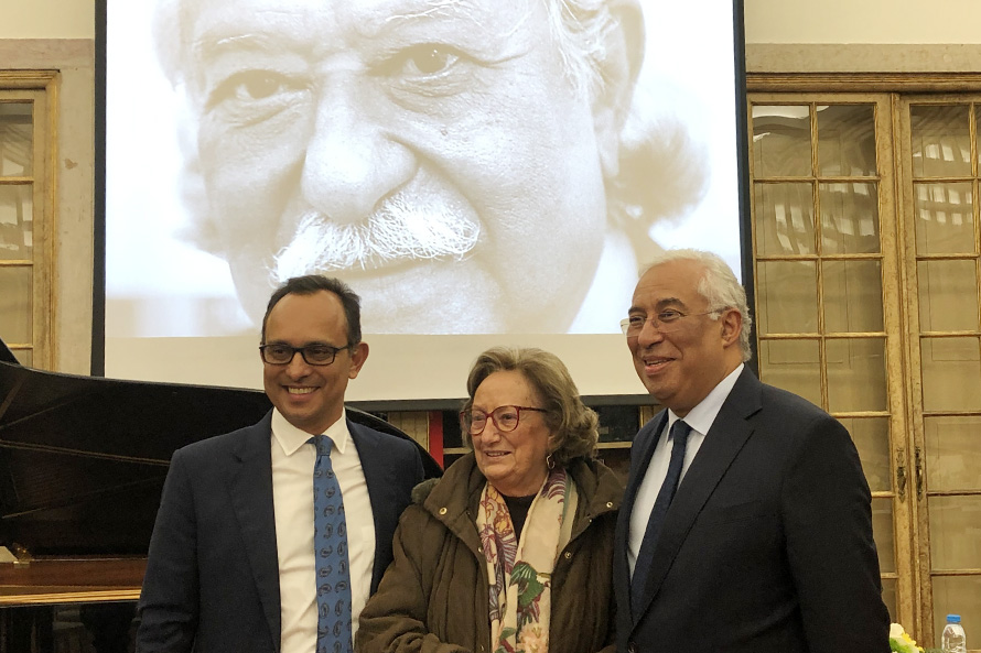 Orlando da Costa com obras reeditadas