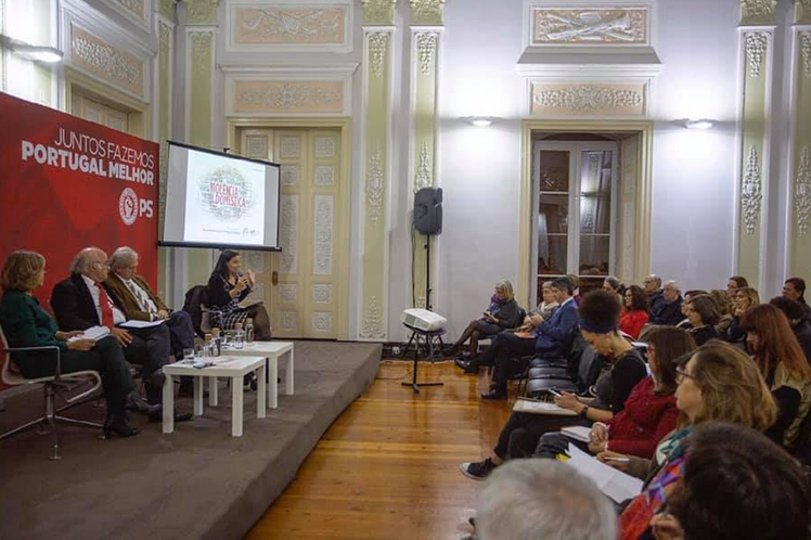 Mulheres Socialistas debateram uma visão integrada para o flagelo da violência doméstica