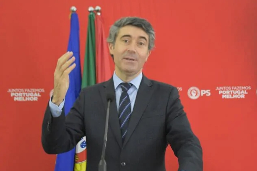 “OE2020 provoca dor de barriga à direita”