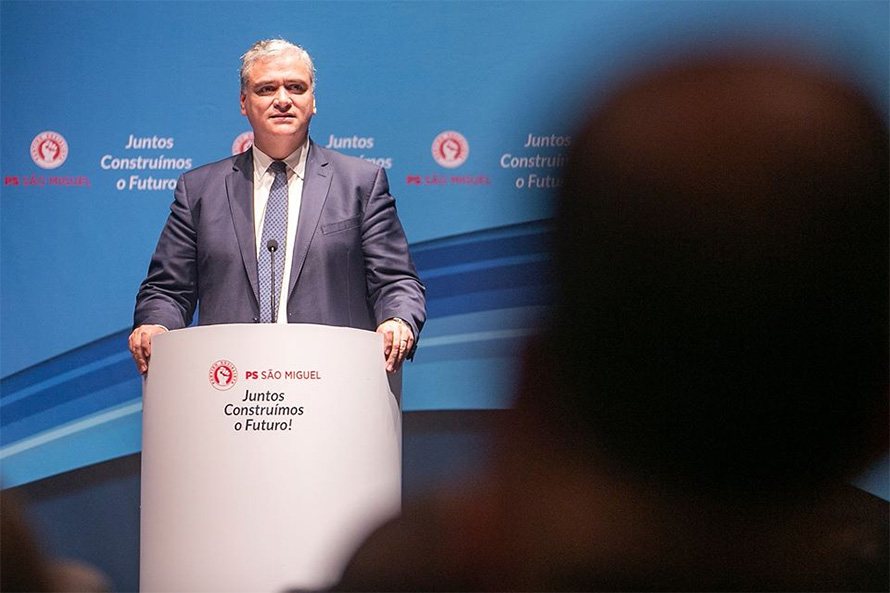 Vasco Cordeiro desafia partidos a debater reforma do Poder Local na Região