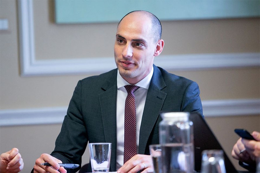 PS/Açores quer reforçar apoios a trabalhadores em 'lay-off' na Região