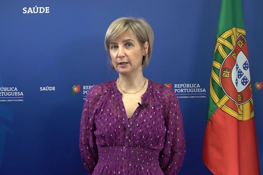 Ministra da Saúde envia mensagem de reconhecimento pelo trabalho dos profissionais do setor