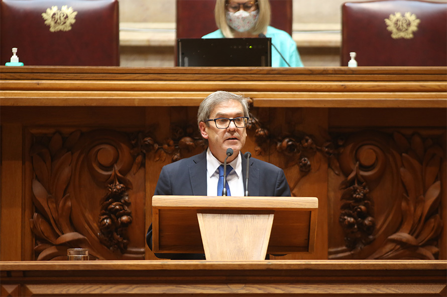 Projetos do PSD para alterar legislação do Parlamento são “formas disruptivas de populismo”