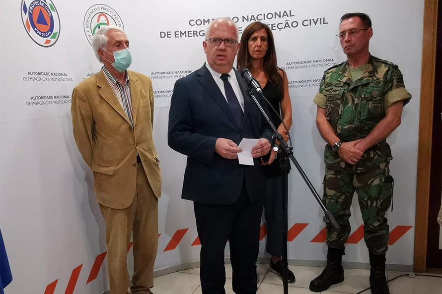 Eduardo Cabrita destaca “grande profissionalismo” do sistema de combate