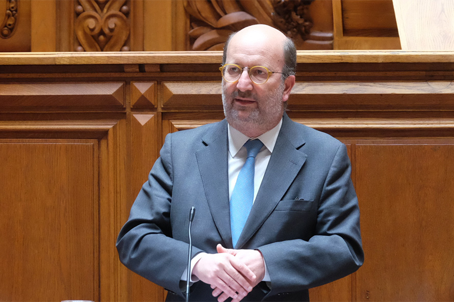 Aposta na mobilidade e na habitação