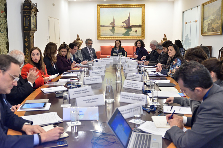 Primeira reunião do Conselho Geral da Formação Profissional para capacitar a administração pública