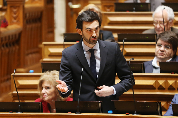 PS vai cumprir acórdão do TC para revisão das reformas