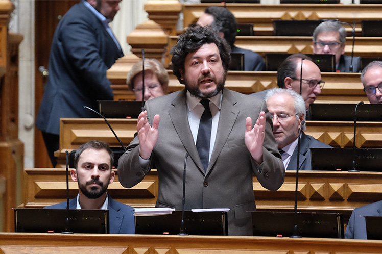 PS congratula-se com consensos em torno do aumento da transparência no Parlamento