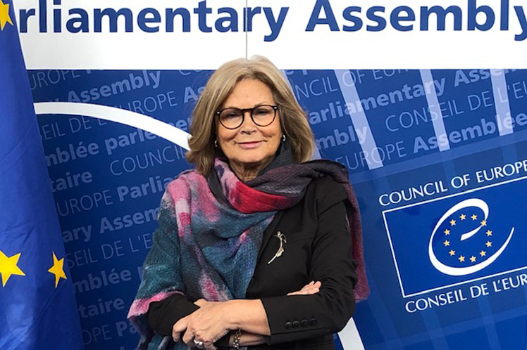 Edite Estrela enaltece progressos mas diz que há muito a melhorar na democracia em Marrocos