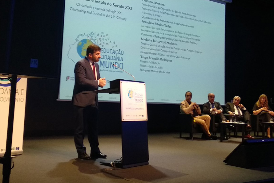 É urgente envolver mais os jovens no exercício do direito de voto