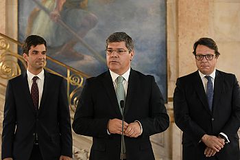 Ministro das Infraestruturas está a degradar e a minimizar o preço da TAP