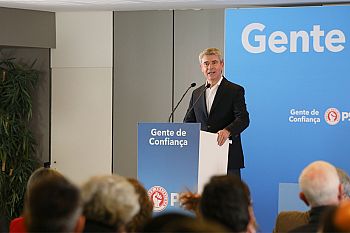 Resultado de António José Seguro na primeira volta é resposta democrática aos extremos