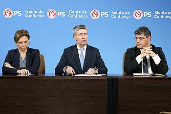 José Luís Carneiro salienta postura construtiva do PS e exige clareza a Luís Montenegro