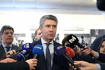 Revisão da lei laboral e extinção da CASES são exemplos da falta de sensibilidade do Governo